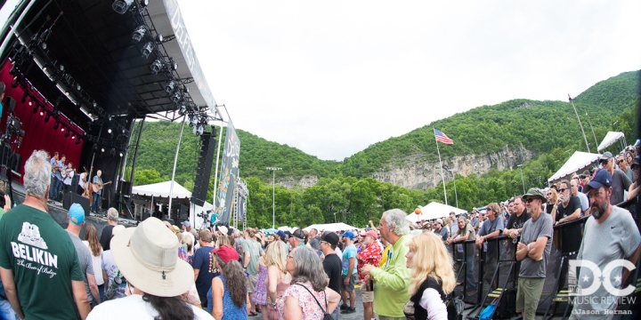 Fans dancing during The Del McCoury Band's soundcheck