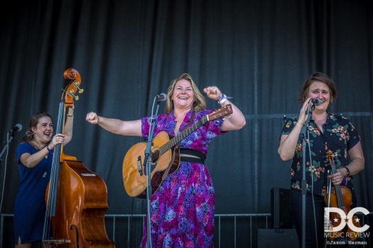 Della Mae