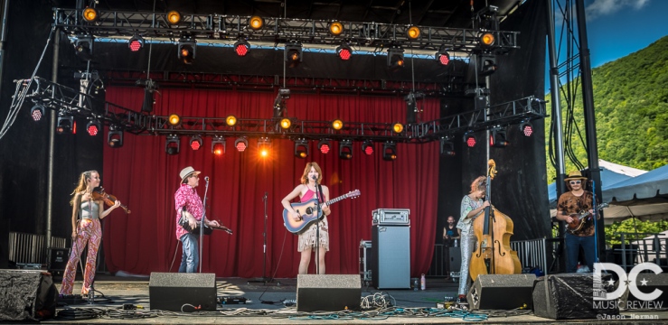 Molly Tuttle &amp; Golden Highway