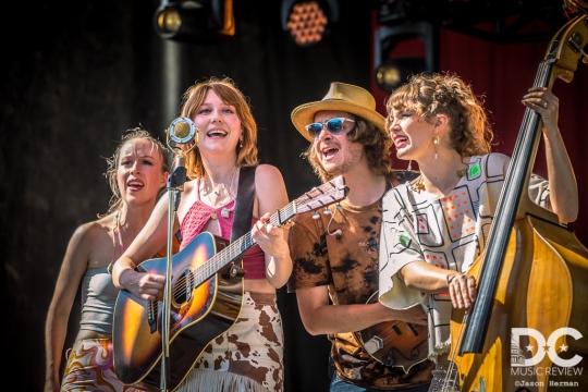 Sierra Hull sits in with Molly Tuttle &amp; Golden Highway