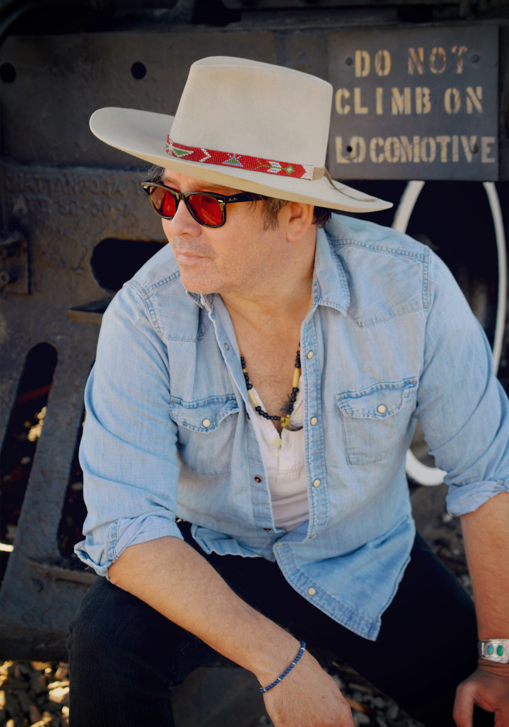 Grant-Lee Phillips (Photo Credit: Denise Siegel)