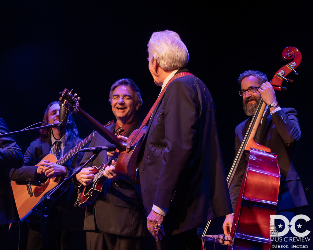 Del sharing a laugh with the band Del sharing a laugh with the band