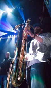 What an AMAZING horn section @JazzIsPhish has! They have #saxiphones, because they have a band! Captured at their 2017-01-19 #The8x10 #BaritonSaxiphone solo! Their sound, intensity & depth is truly something to see live! #HTBARP #liveMusic #Baltimore