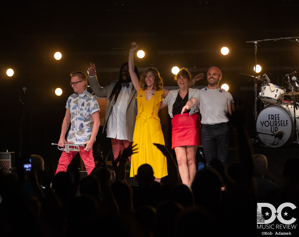Review: Lake Street Dive's 'Free Yourself Up