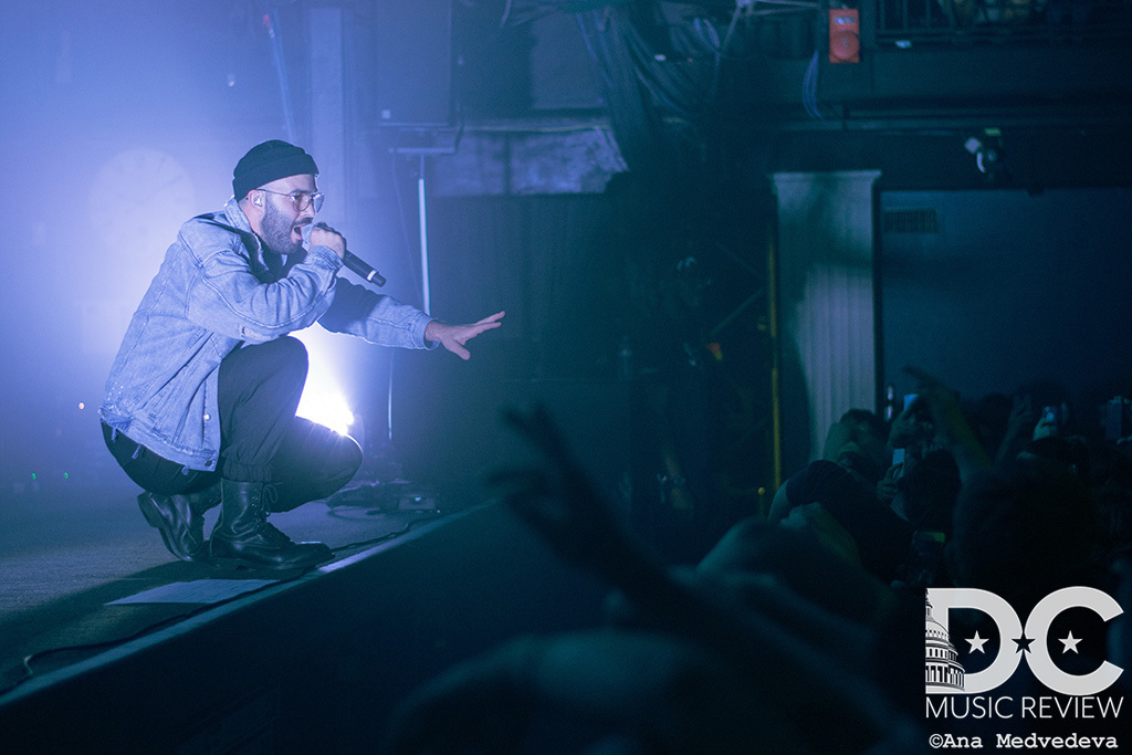 Ric Rufio encouraging the crowd to stay down as the beat builds