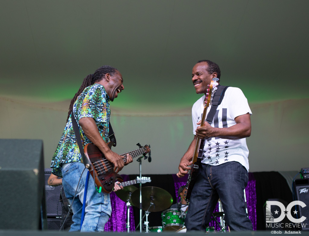 Dumpstaphunk shows how to play the funkiest bass solos