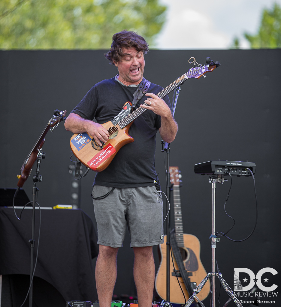 Keller WIlliams performs at Lockn