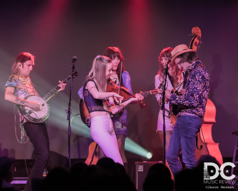 Molly Tuttle & Golden Highway Turns The Birchmere Into One Big Backyard