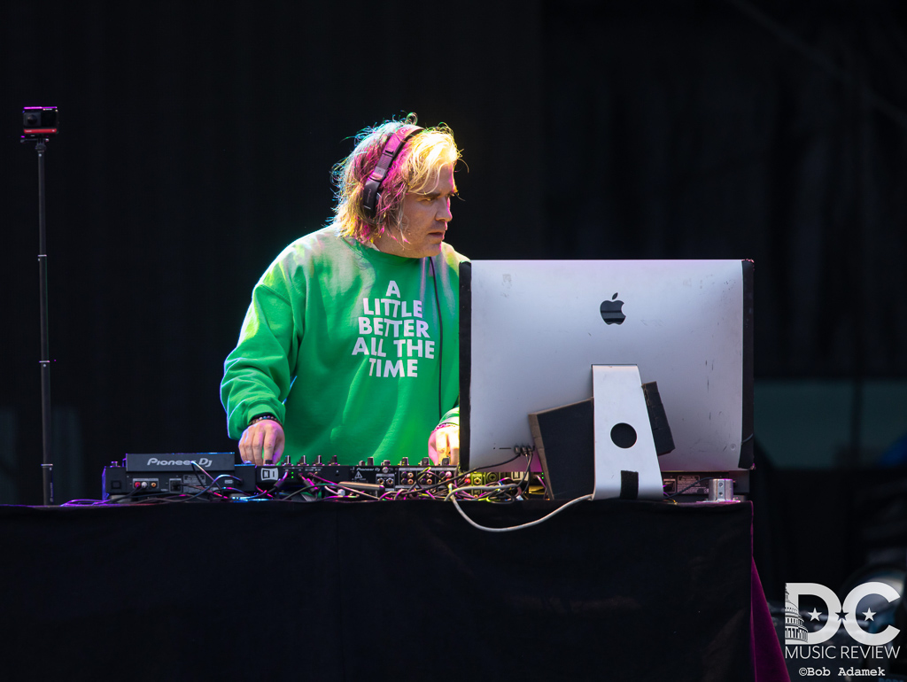 A pre-show DJ entertained the audience