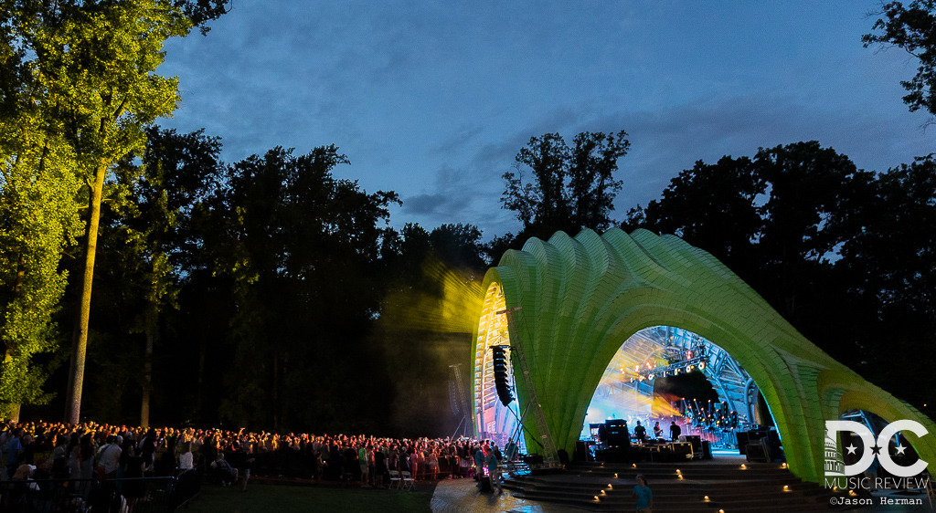 The Chrysalis is a majestic green dragon spitting beautiful balls of light to illuminate an audience!