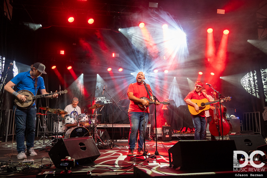 The Hillbenders performing WhoGrass