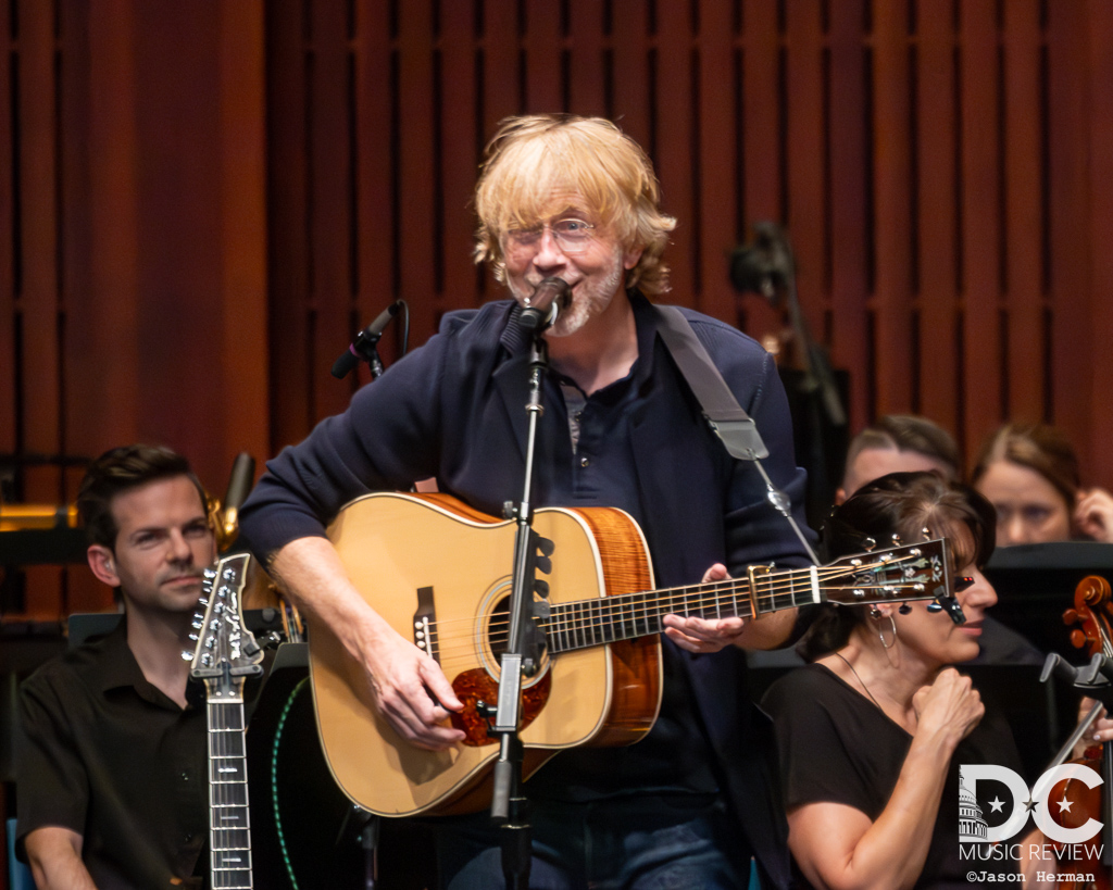 One of the many "Trey Faces" appearing for this performance