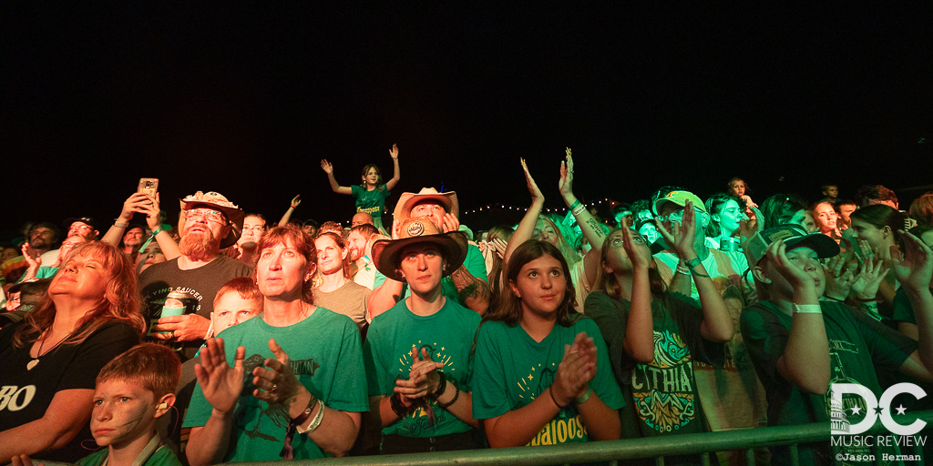 Fans over the moon enjoying Scythian