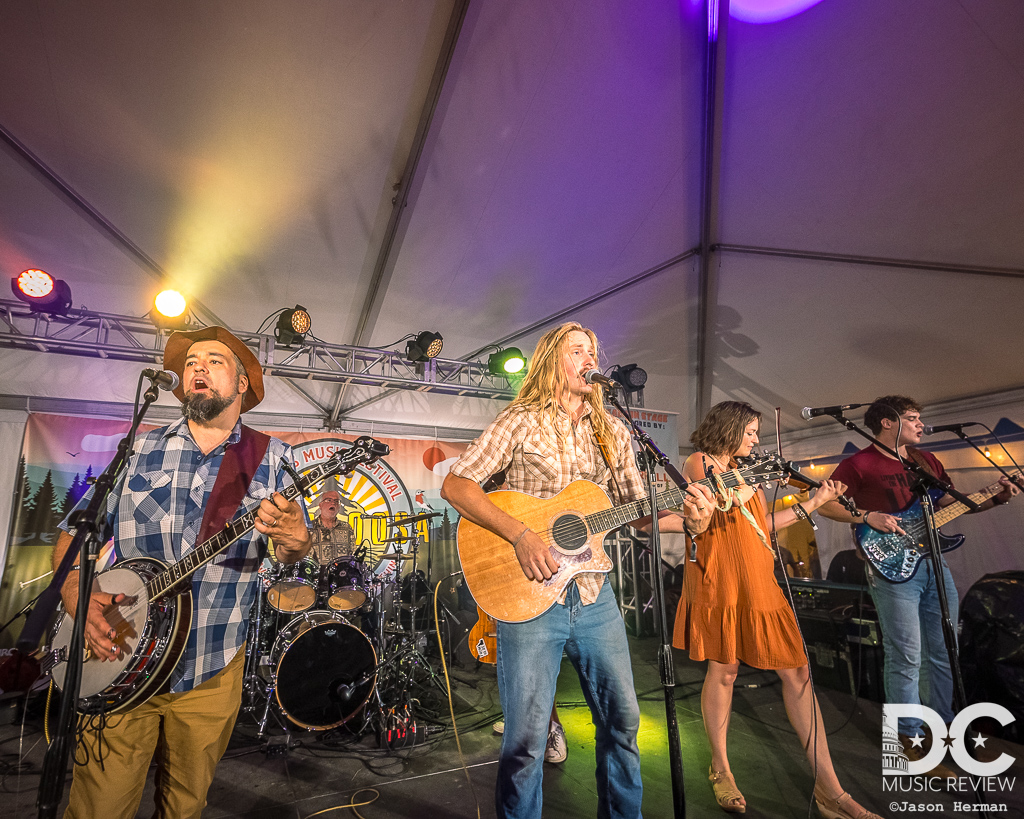 Smoke & The Poet burning down the Saloon Stage