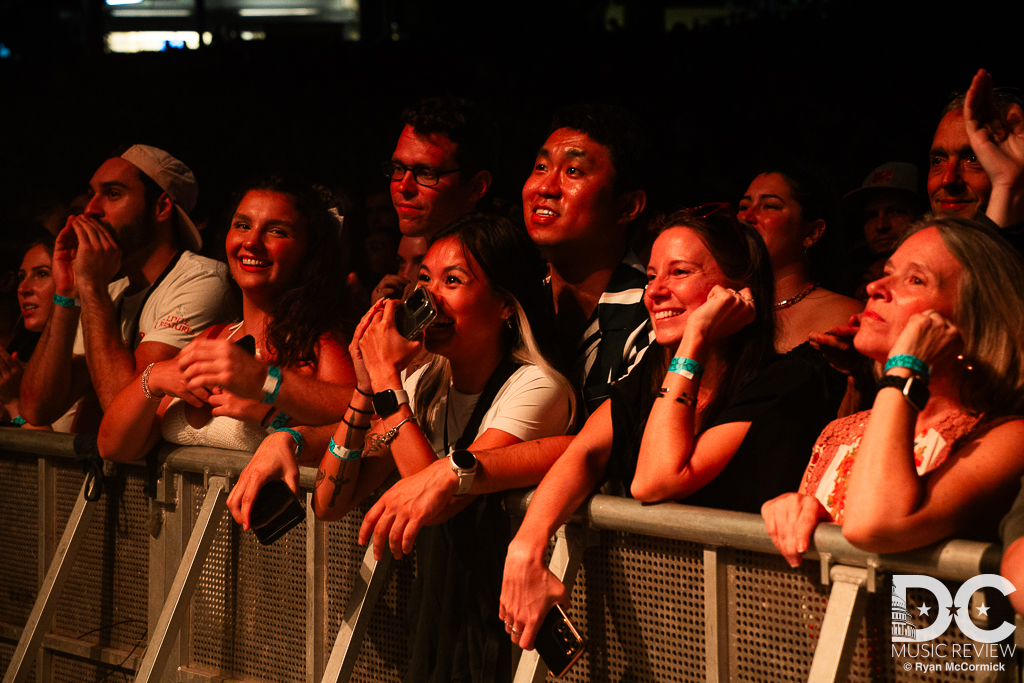 Fans were enjoying an epic night of joy with Vance Joy