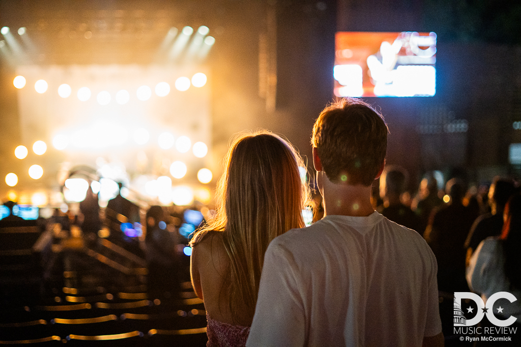 Fans were enjoying an epic night of joy with Vance Joy